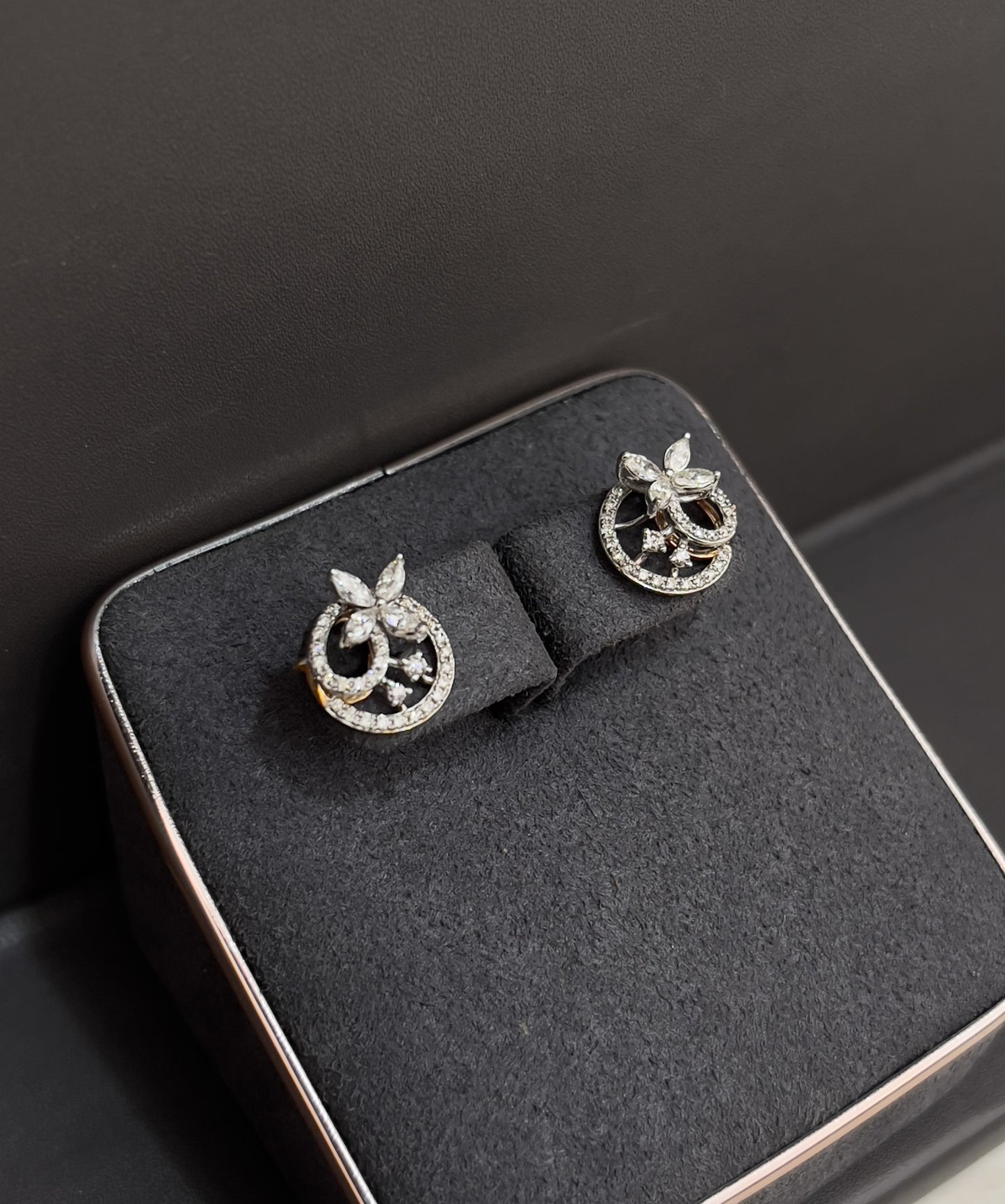 Ear ring 18kt ER00258