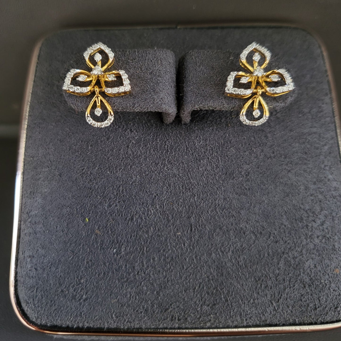 Ear ring 18kt ER00095
