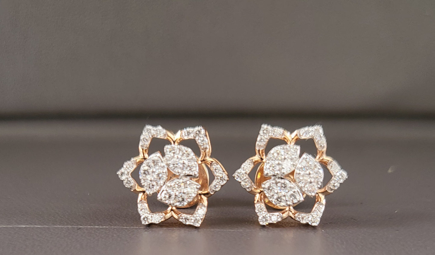 Ear ring 18kt ER00126